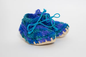 Open image in slideshow, Canadian Comfy Cozies &lt;br&gt;Child Slippers
